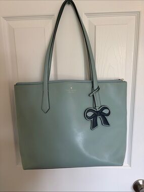 Kate Spade New York Cassy leather tote with bow charm